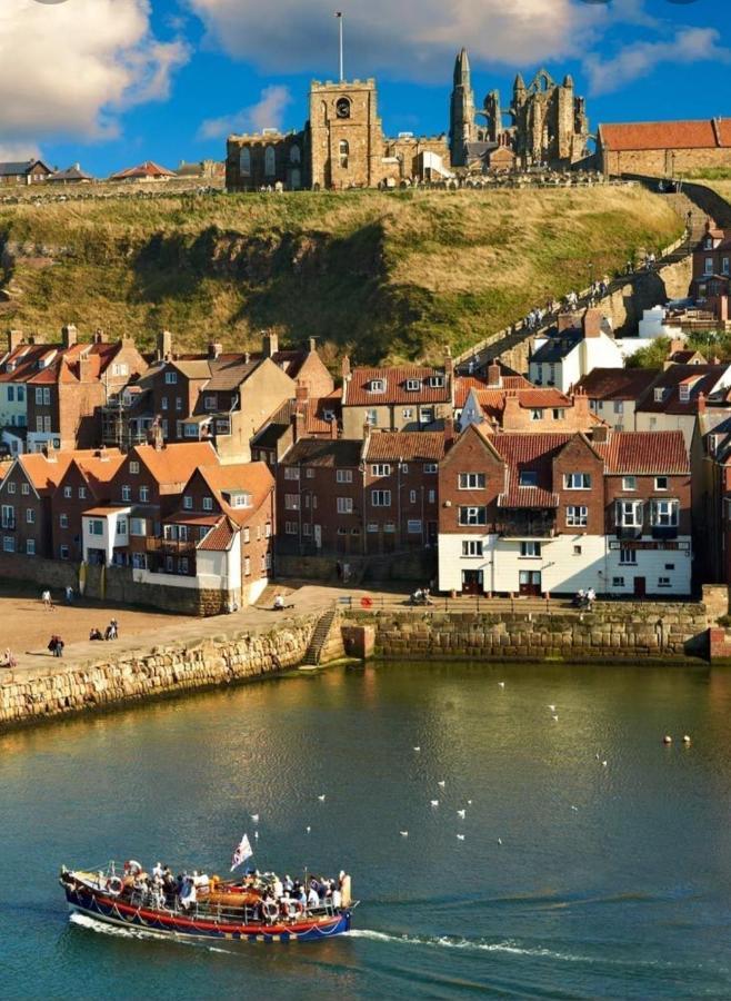 Whitby Central Close To Beach Pier Flowergate Hotel Buitenkant foto