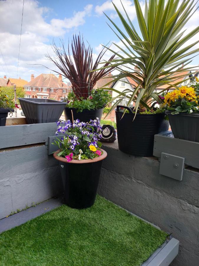 Whitby Central Close To Beach Pier Flowergate Hotel Buitenkant foto