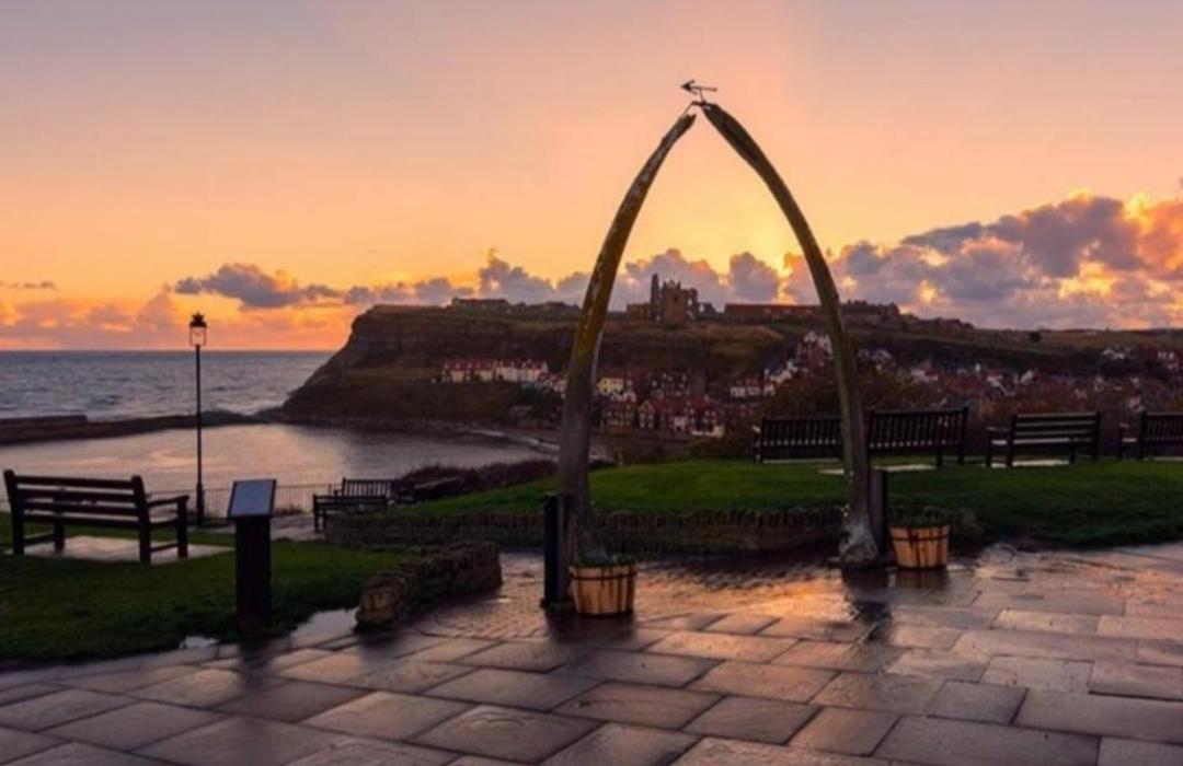 Whitby Central Close To Beach Pier Flowergate Hotel Buitenkant foto